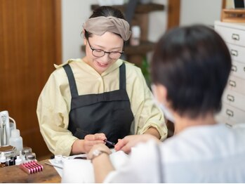 リブネイル(LiB nail)の写真/親しみやすくて聞き上手と評判のネイリスト在籍♪初めてで緊張すると言う方も安心してご来店いただけます！