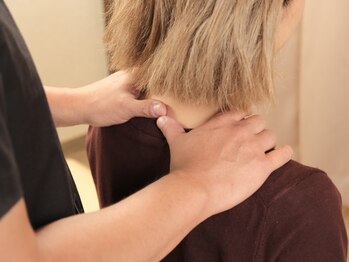 ワジマ整骨院の写真/揉んでも戻る首肩に。