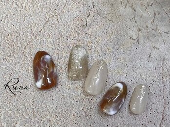 ルーナ(Runa)/ニュアンスネイル【大人ネイル】