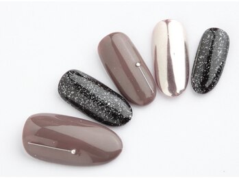 エムスラッシュ センター南(M.SLASH)/ミラーネイル