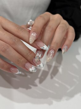 流行のバラネイル