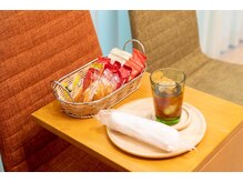 SSCマッサージ 池袋東口店の雰囲気（お茶などのサービスがあります。ごゆっくりお過ごしください。）