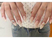 ビビ(Bivi)/Vカットとシアーホワイト