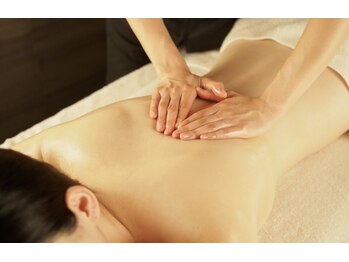 リラクゼーションサロン カラン(calan)/背中のハリは不眠にも関係が