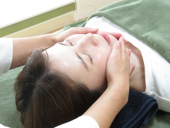 ククナ(KUKUNA)/学割 小顔矯正+ドライへッドスパ