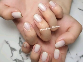 ディスタンス(distance)/ゴールドフレンチネイル