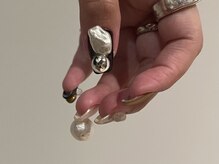 スエン(Suen)の雰囲気（パーツで魅せるインパクトのあるモードなデザイン。）