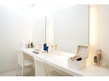 アンリール(Anrire)/メイクルーム