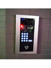 レジリエンス(Resilience)/オムズガーデンインターホン 夜