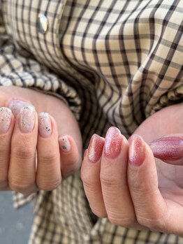 上品ピンクのマグネットネイル