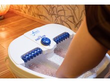 メル(mer)/施術前のバスソルト足湯で温まる