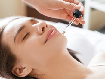 サロンソワ(salon Soi.)の写真/本気の肌質改善、毛穴・シミ・乾燥のケア☆オールハンドの手技に癒されるリラックス系施術！