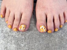 テラス(TERRACE)/秋色フラワーフットネイル