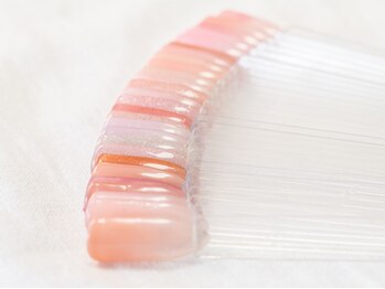 リブネイル(LiB nail)の写真/大人の手肌にピンクは似合わないと諦めていませんか？あなたの好きな色であなたの肌にピッタリなカラーを＊