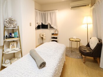 ル サロンドゥ ブラン(Le salon de Blanc)の写真/【心と体に寄り添う、プライベートケアのひととき】白基調のモダン空間で特別な時間をお過ごしください♪