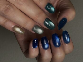 ネイルズキュー 川越店(NAILS CUE)の写真/マグネットネイル500色以上を揃えパーツ持ち込みも可能◎自分好みのデザインをお楽しみください♪