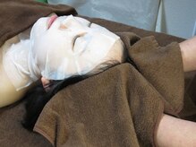 レディスケアハウス ひだまり/パックをしながらヘッドスパ