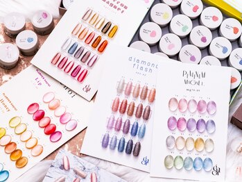 レカン(L'ecrin)の写真/上品な大人ネイルで指先を華やかに！トレンドのカラーも豊富にご用意♪理想のネイルを思いのままに◎