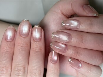 Ceres Nail Salon《パラジェル/フィルイン/ワンホン/長さだし》の写真/《うるちゅるマグネットネイル5,980円》派手すぎない華やかなデザインは万人受けするモテnail◇カラ-豊富◎