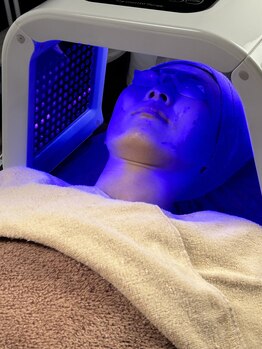 ヒト幹細胞専門店 ビューティークリニカル/LED光照射