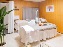 施術スペース◇お二人並んで施術を受けて頂くことも可能です。