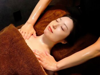 リスブラン 日本橋浜町明治座前店/デコルテから巡る癒し