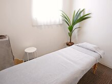 サロン ド ルノア(Salon de Lunoa)の雰囲気（白とグレーを基調とした清潔感溢れるお部屋でお過ごし下さい。）