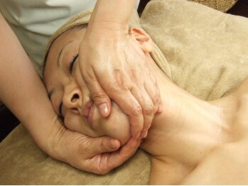 トータルサロン キュート(Cute)/ほほのたるみやまる顔さんにも☆