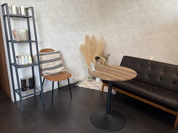 サンナナヨンプラス(374+)/フロント