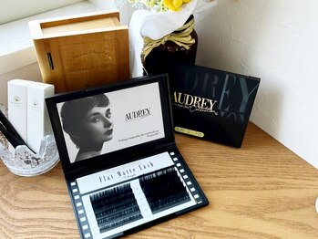 シルキー(Silky)/AUDREY Collection