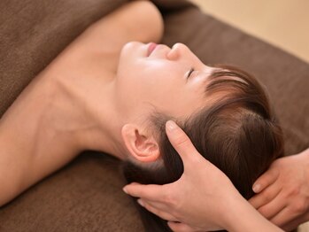 クレビア(CREBIA)の写真/【北堀江の人気サロン】根本からたるみ・ほうれい線にアプローチして若々しい見た目に◎