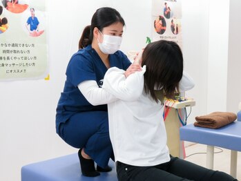 マーサメディカルグループ まつなが整骨院 亀有南口院の写真/【全身整体+姿勢矯正60分3000円/30分2000円】辛い首肩こりを原因から徹底改善。国家資格保持者◎