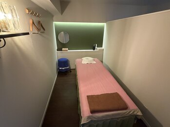 アイサン(AISAN)の写真/【22時まで受付☆船橋駅北口すぐ!】お仕事帰りにも通いやすい♪メンズ大歓迎!人目の気にならない完全個室◎