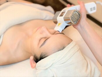 クリニカルエステ リフィーナ 辻堂店/フェイシャル 光フォト洗浄付