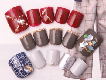 ネイルサロン リリオ(Nail Salon Ririo)の写真/【フットネイルで女子力UP♪】リーズナブルな選べる定額フット¥6500も◎定額以外のサンプルも多数ご用意！