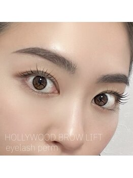 ファボ 宜野湾店(FAV)/人気★眉毛+マツパ同時で時短