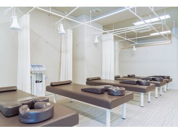 キュアスタ整体院 江戸川橋駅前(CureSta整体院)/施術ベッド