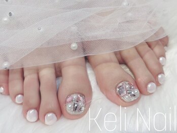 ケリーネイル(Keli Nail)の写真/夏はフットネイルも可愛く！シンプルネイルもおすすめ♪ハンドと同時施術も可能です◎