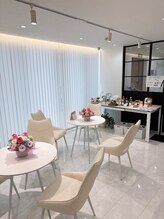 ラフレーズ 田原店/サロン内/待合、多目的スペース