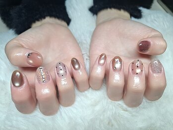 リベルタネイル(Liberta Nail)の写真/一人一人のライフスタイルに合わせたデザインをご提案◇家事や育児で忙しいママも気軽にネイルを楽しめる♪