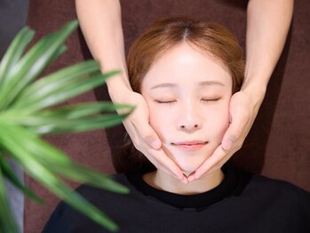 クイック美容整体 サロンエヌ(Quick 美容整体 salon N)の写真/「朝起きても顔がスッキリしない」「むくみやエラ張りが気になる」…そんなお悩みを抱えていませんか？
