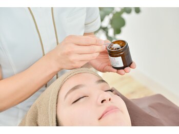 コルギと小顔矯正サロン ウンジョルノ フェリーチェ(un giorno felice)/韓国化粧品イロンでお仕上げ