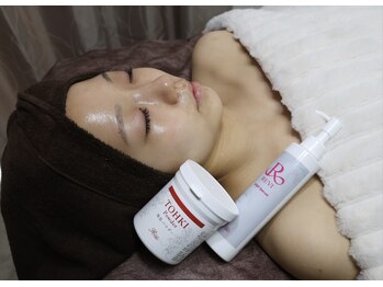 アローネリュクス(Alone Luxe)の写真/毛穴レス美肌と小顔を同時に叶える！オーダーメイド調合で理想のお肌へ☆