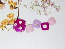 ネイルライフ(NailLife)/手描き小花フラワーフット