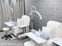 ジュライ(July)の雰囲気（【通りやすいと大好評】持ち込みネイルもご相談ください！）