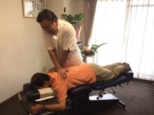 健康ケアセンターの雰囲気（しっかりほぐして痛みやコリを和らげます。）