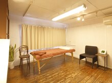 鍼灸マッサージ院 如月/院内の様子（施術室）