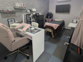 リ イノ ネイル ダツモウ(Re:ino)の写真/完全個室で周りを気にせずゆったり過ごせるプライベート空間♪ライフスタイルに合せて通いやすい◎