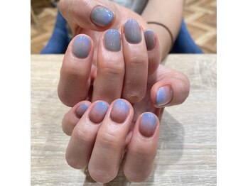 エーナイン イオンモール三川店/3色グラデーションネイル
