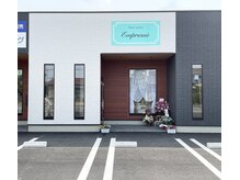 店舗前2台駐車場です！